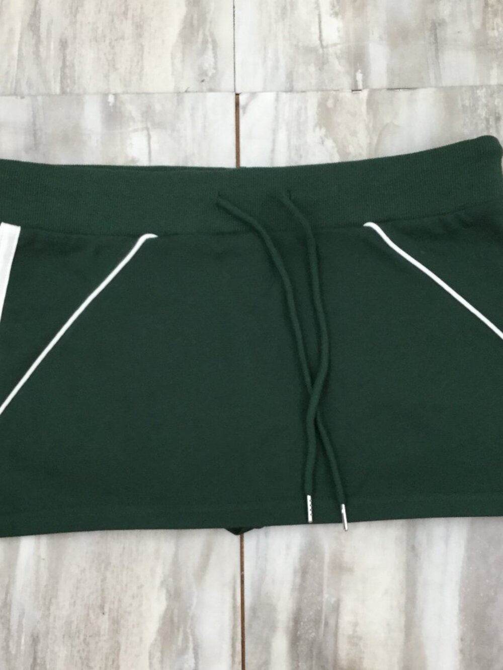NEW Edikted Green Skorts l